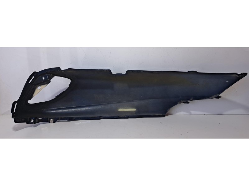 Recambio de molduras traseras para piaggio (vespa) x9 x9 125 evolution referencia OEM IAM PIAGGIO620425 76781 