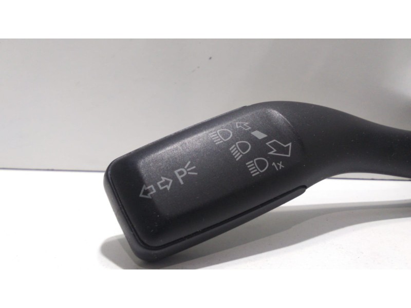 Recambio de mando intermitentes para audi a3 sportback (8p) 1.9 tdi attraction referencia OEM IAM 8P0953513E 48222 