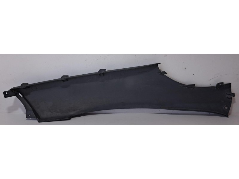 Recambio de molduras traseras para piaggio (vespa) x9 x9 125 evolution referencia OEM IAM SX577997 76787 