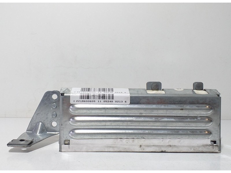 Recambio de airbag lateral trasero derecho para mercedes-benz clase s (w221) berlina 350 (221.056) referencia OEM IAM 2218600605