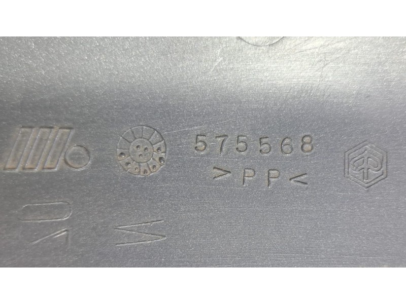 Recambio de molduras traseras para piaggio (vespa) x9 x9 125 evolution referencia OEM IAM PIAGGIO575568 76789 