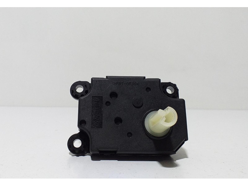 Recambio de motor apertura trampillas climatizador para mitsubishi outlander (gf0) 2.0 cat referencia OEM IAM CSA512T010 60239 