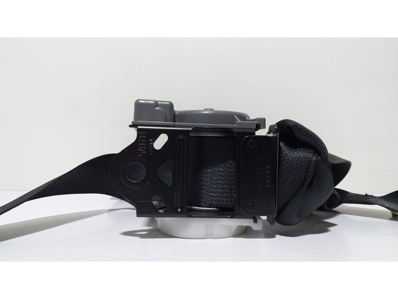 Recambio de cinturon seguridad trasero izquierdo para mitsubishi outlander (gf0) 2.0 cat referencia OEM IAM 7000F323XA 60240 