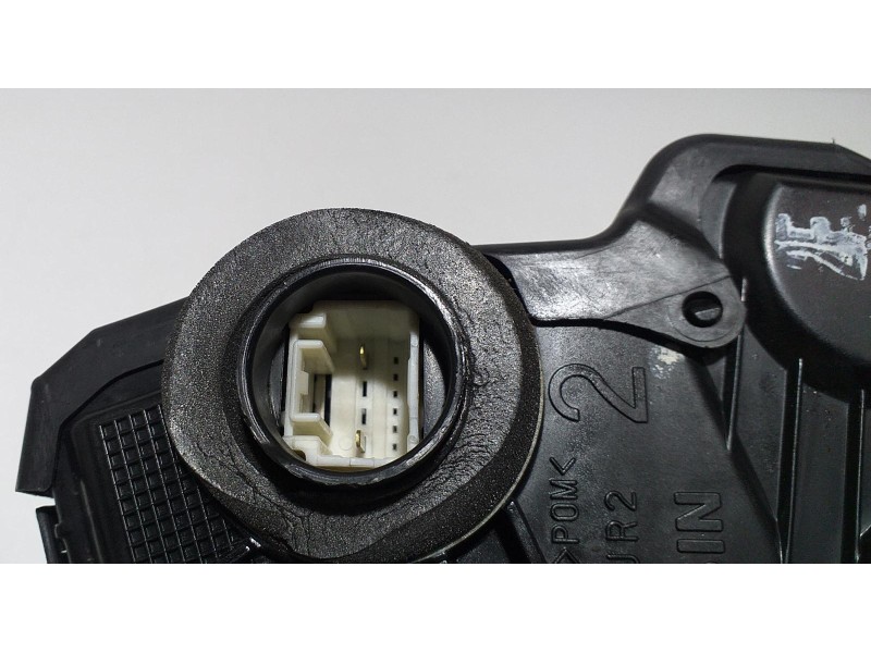 Recambio de cerradura puerta delantera derecha para toyota auris hybrid active referencia OEM IAM A046693 67223 