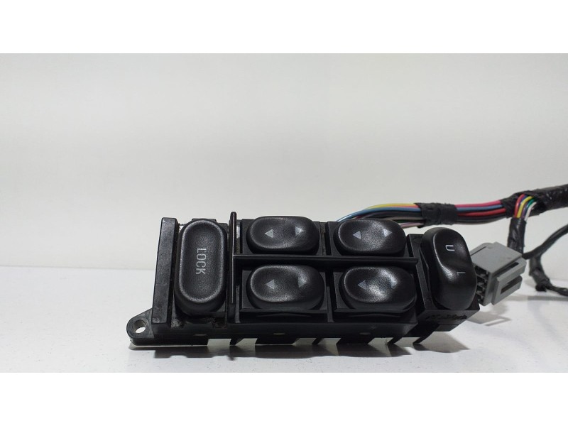 Recambio de mando elevalunas delantero izquierdo para ford mustang gt cabrio referencia OEM IAM 4.6I 62176 