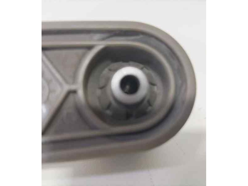 Recambio de maneta elevalunas trasera derecha para citroën xsara picasso 2.0 hdi exclusive referencia OEM IAM RHY 86187 