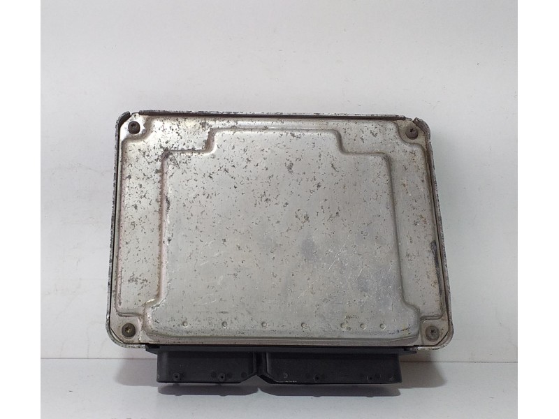 Recambio de centralita motor uce para seat cordoba berlina (6l2) reference referencia OEM IAM 038906012EM 70111 R