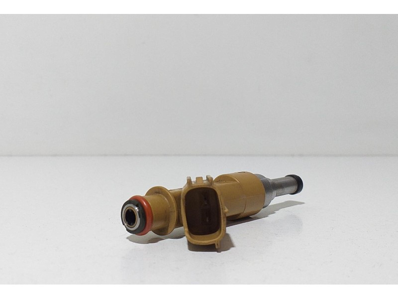 Recambio de inyector para toyota auris hybrid active referencia OEM IAM 232500T030 67278 