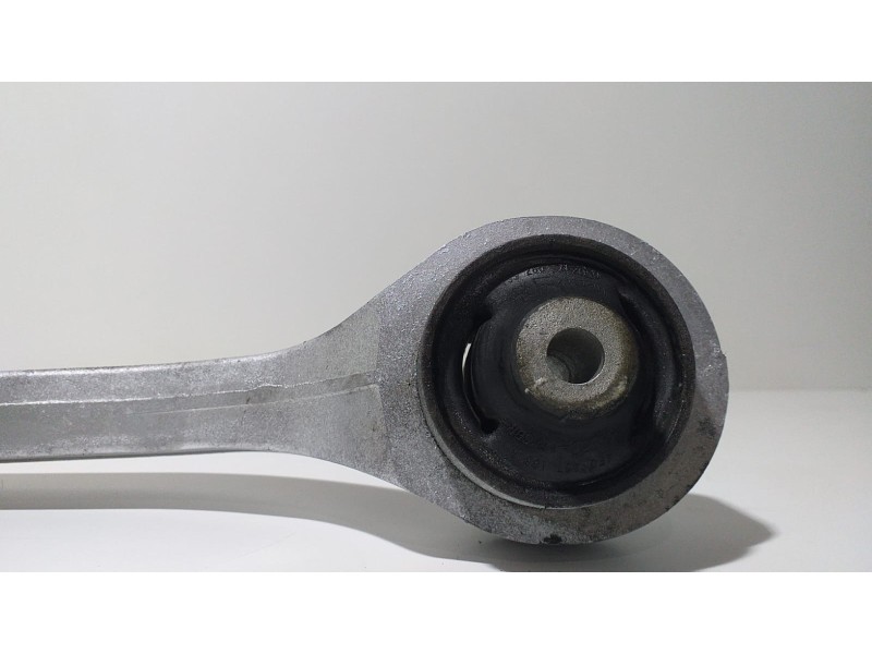 Recambio de brazo suspension inferior delantero izquierdo para audi a6 avant (4f5) 3.0 tdi quattro referencia OEM IAM 4F0407693B