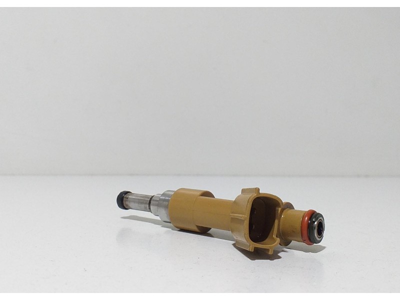 Recambio de inyector para toyota auris hybrid active referencia OEM IAM 232500T030 67279 