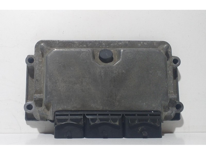 Recambio de centralita motor uce para citroën saxo 1.5 d sx referencia OEM IAM 9630059880 70207 R