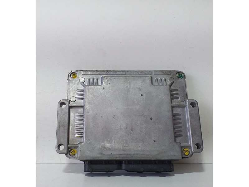 Recambio de centralita motor uce para renault megane i fase 2 classic (la..) 1.9 dti rxi referencia OEM IAM 8200049306 70221 R