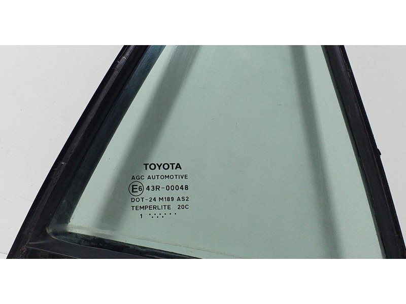 Recambio de luna custodia trasera derecha para toyota auris hybrid active referencia OEM IAM 6818802090 67306 