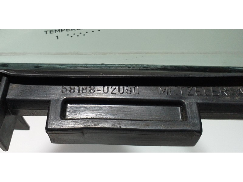 Recambio de luna custodia trasera derecha para toyota auris hybrid active referencia OEM IAM 6818802090 67306 