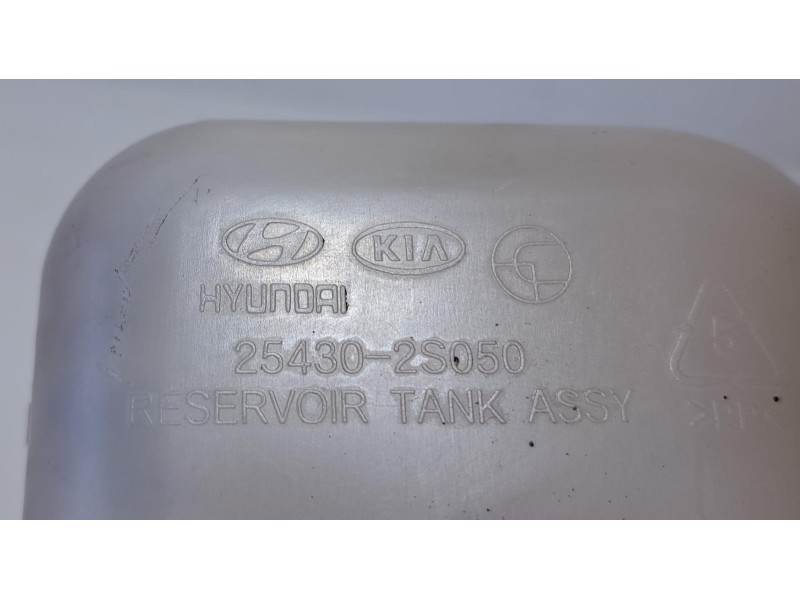 Recambio de deposito expansion para kia sportage concept 4x2 referencia OEM IAM 254302S050 76892 R