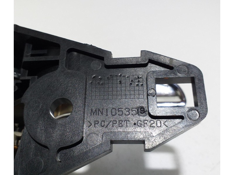 Recambio de maneta interior delantera izquierda para mitsubishi outlander (cw0) kaiteki 4wd referencia OEM IAM MN105359 60310 