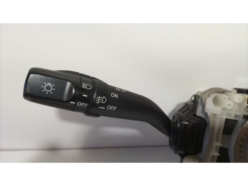 Recambio de mando multifuncion para toyota land cruiser (j12) 3.0 d4-d vx referencia OEM IAM 8431060A60 74000 R Recambio de mando multifuncion para toyota land cruiser (j12) 3.0 d4-d vx referencia OEM IAM 8431060A60 74000 R