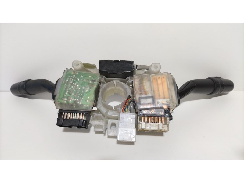 Recambio de mando multifuncion para toyota land cruiser (j12) 3.0 d4-d vx referencia OEM IAM 8431060A60 74000 R Recambio de mando multifuncion para toyota land cruiser (j12) 3.0 d4-d vx referencia OEM IAM 8431060A60 74000 R