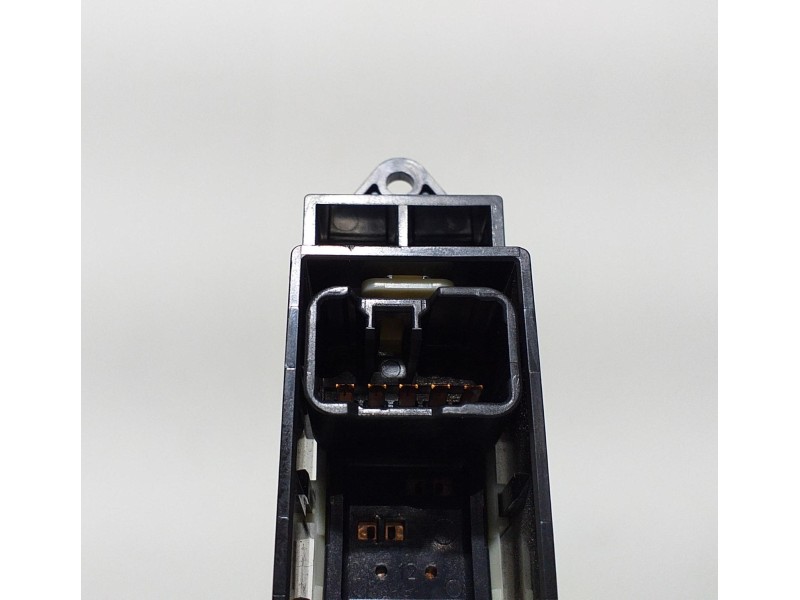 Recambio de mando elevalunas trasero derecho para mitsubishi outlander (cw0) kaiteki 4wd referencia OEM IAM MR587944 60315 