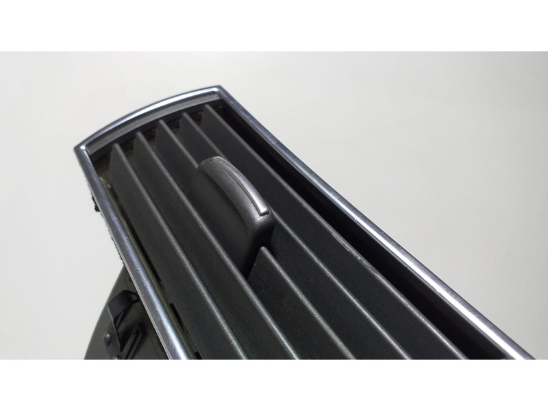 Recambio de rejilla aireadora para audi a6 avant (4f5) 3.0 tdi quattro referencia OEM IAM 4F1820902B 67324 