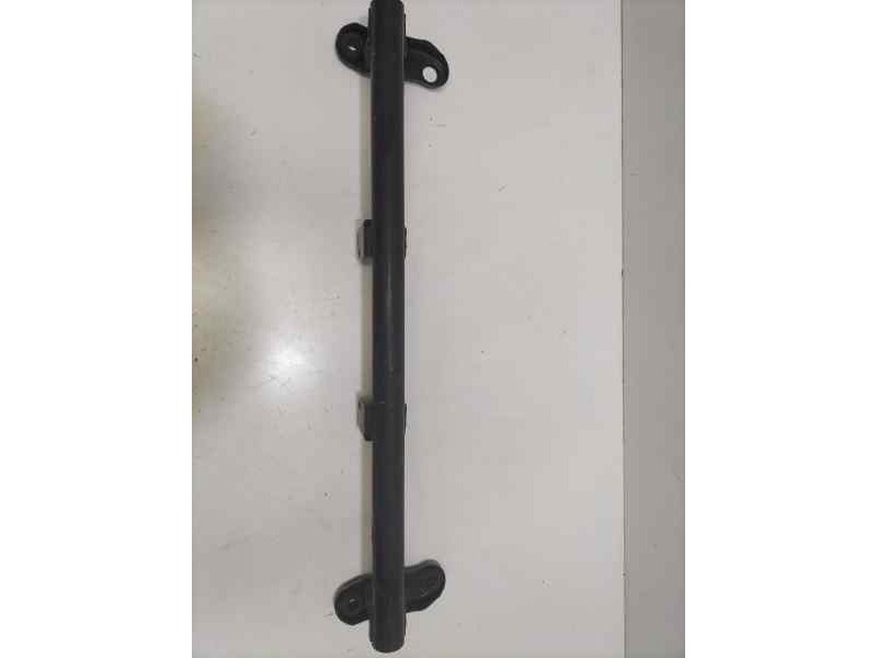 Recambio de travesaño inferior para hyundai h 1 starex h 1 starex td referencia OEM IAM 4D56 86243 