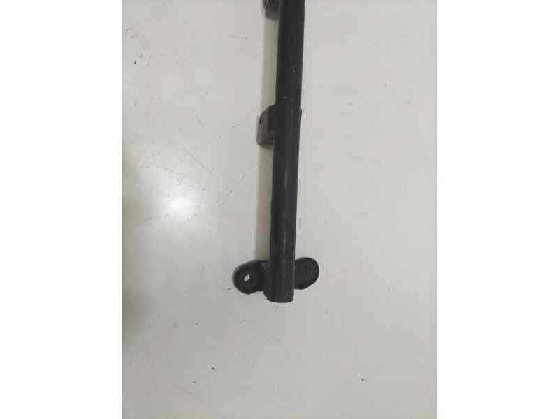 Recambio de travesaño inferior para hyundai h 1 starex h 1 starex td referencia OEM IAM 4D56 86243 