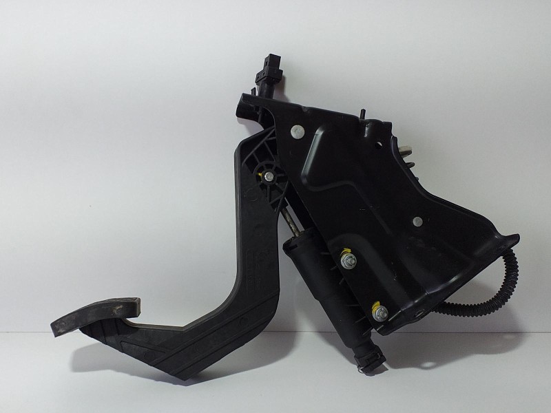 Recambio de pedal embrague para mercedes-benz sprinter ii james cook (906) 313 cdi classic referencia OEM IAM 1036776 74036 R