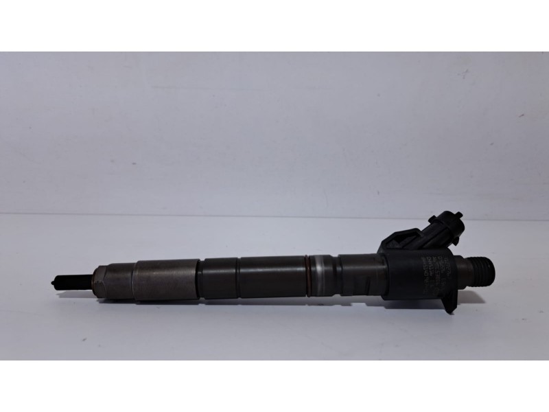 Recambio de inyector para volvo xc60 2.4 diesel cat referencia OEM IAM 31272767 76922 