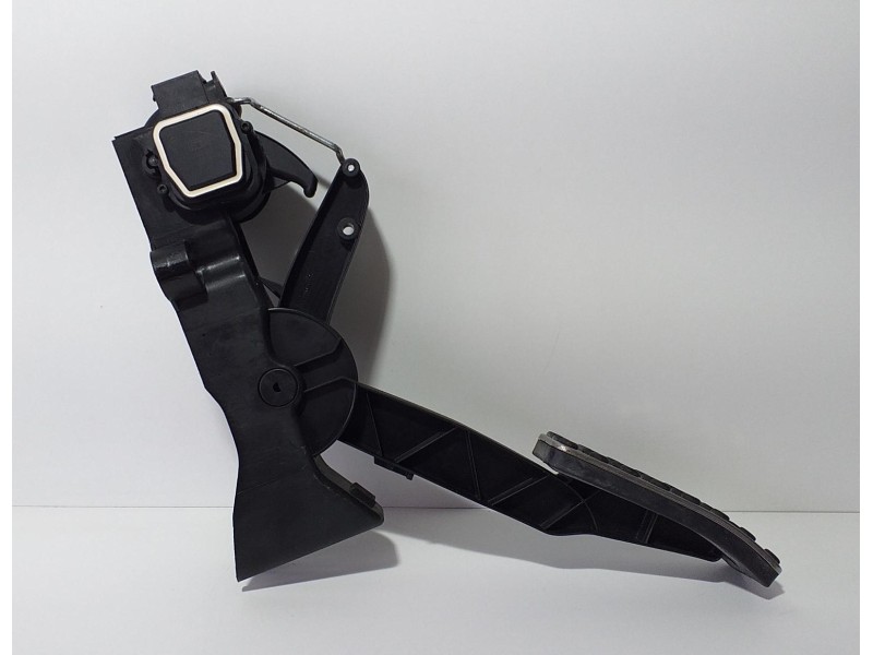 Recambio de potenciometro pedal para mercedes-benz clase a (w169) a 180 cdi a-edition referencia OEM IAM A1693000904 74039 R