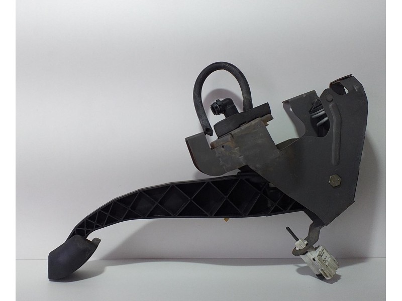 Recambio de pedal embrague para volkswagen t5 bus referencia OEM IAM 7H1721059H 74040 R Recambio de pedal embrague para volkswagen t5 bus referencia OEM IAM 7H1721059H 74040 R