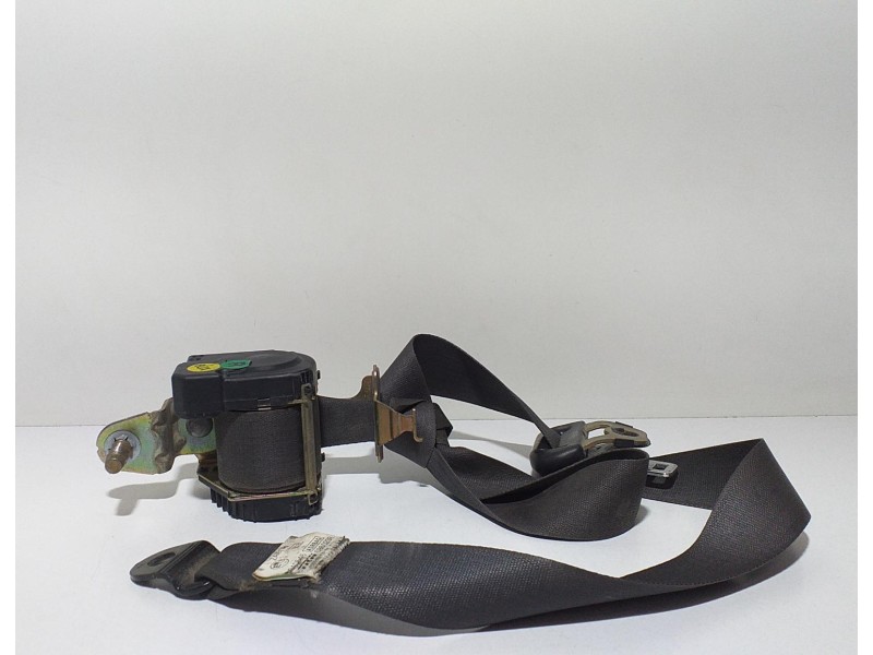 Recambio de cinturon seguridad delantero derecho para chrysler jeep cherokee (kj) 2.5 crd sport referencia OEM IAM 33011121A 673