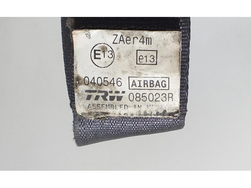 Recambio de cinturon seguridad delantero derecho para chrysler jeep cherokee (kj) 2.5 crd sport referencia OEM IAM 33011121A 673