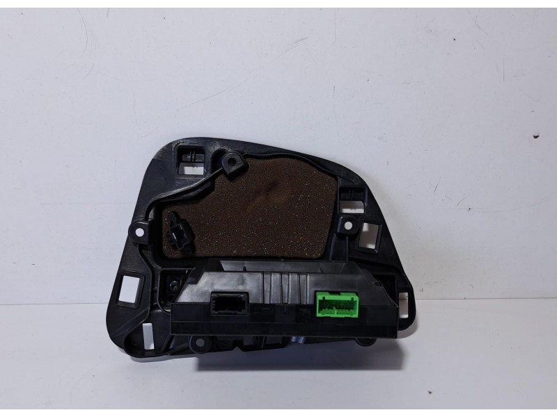 Recambio de pantalla multifuncion para volvo xc60 2.4 diesel cat referencia OEM IAM 30772584 76935 