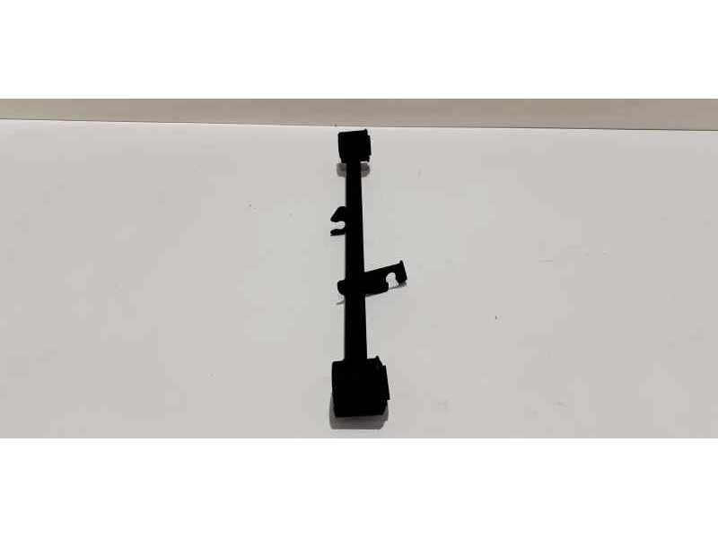 Recambio de brazo suspension superior trasero izquierdo para nissan x-trail (t30) comfort plus referencia OEM IAM  43750 