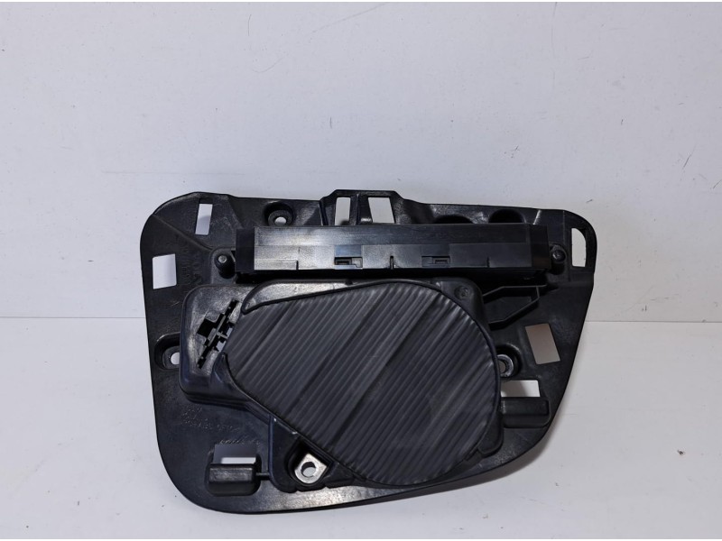 Recambio de pantalla multifuncion para volvo xc60 2.4 diesel cat referencia OEM IAM 30772584 76935 