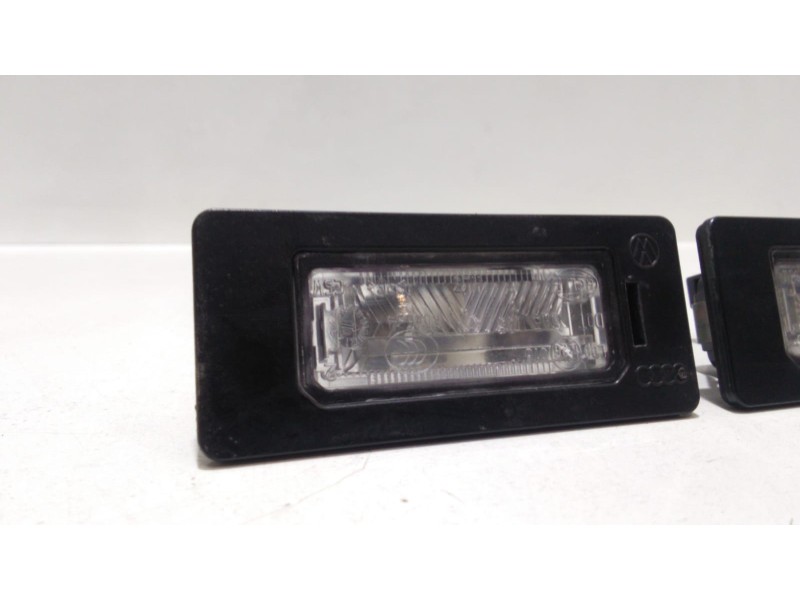 Recambio de piloto matricula para audi a4 avant (8k5) (2008) básico referencia OEM IAM 8T0943021 48493 