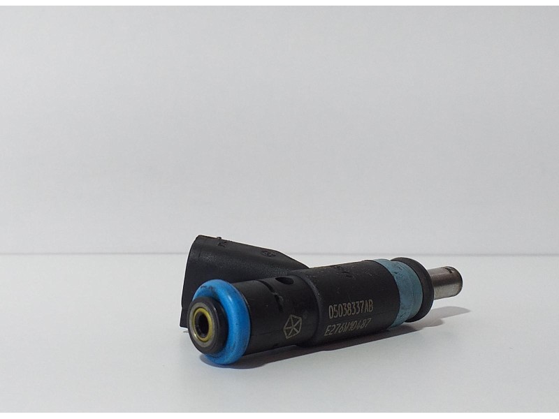Recambio de inyector para chrysler jeep gr.cherokee (wk) referencia OEM IAM 05038337AB 74078 R Recambio de inyector para chrysler jeep gr.cherokee (wk) referencia OEM IAM 05038337AB 74078 R