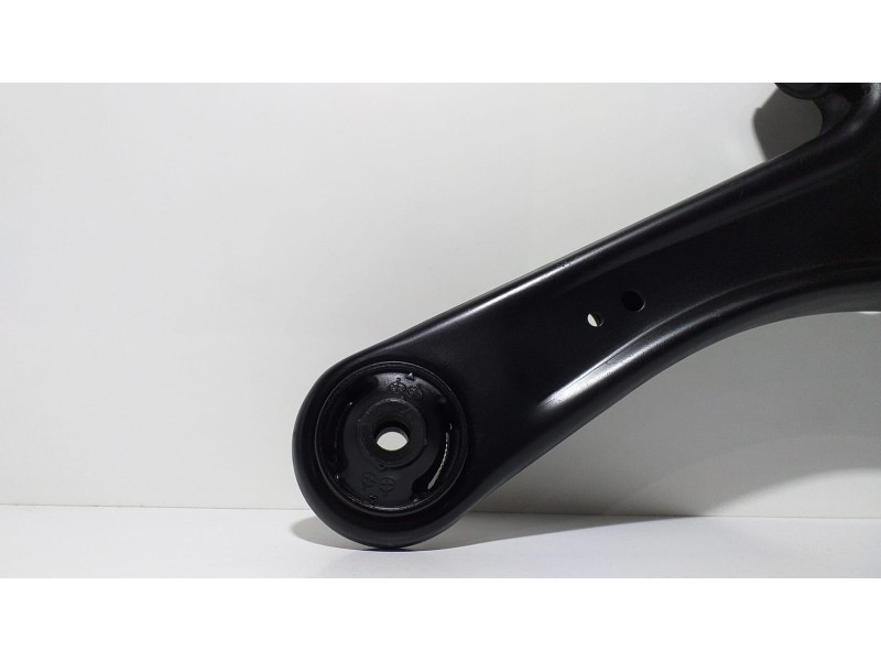 Recambio de brazo suspension inferior delantero derecho para mitsubishi outlander (gf0) 2.0 cat referencia OEM IAM 4013A280 6039
