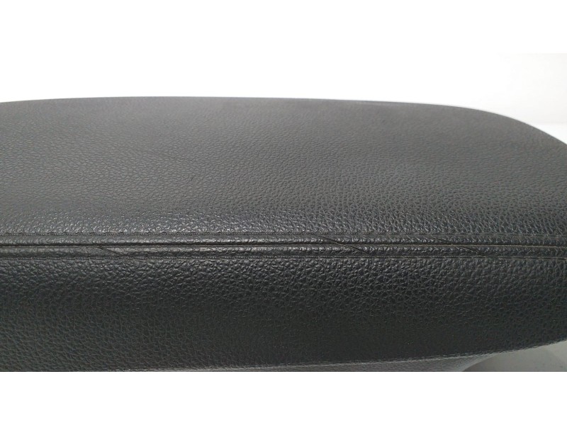 Recambio de apoyabrazos central para mitsubishi outlander (gf0) 2.0 cat referencia OEM IAM 8011B156 60394 