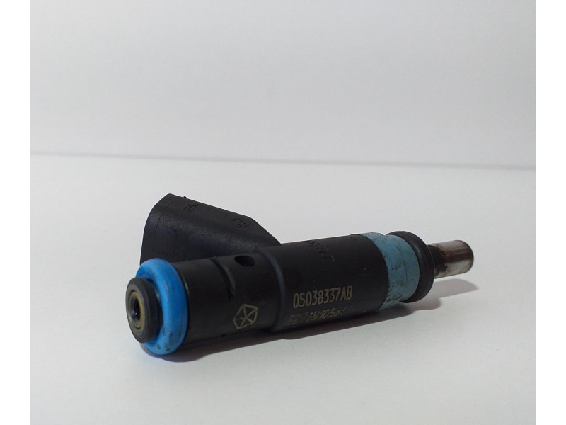 Recambio de inyector para chrysler jeep gr.cherokee (wk) referencia OEM IAM 05038337AB 74081 R