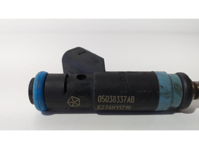 Recambio de inyector para chrysler jeep gr.cherokee (wk) referencia OEM IAM 05038337AB 74082 R Recambio de inyector para chrysler jeep gr.cherokee (wk) referencia OEM IAM 05038337AB 74082 R