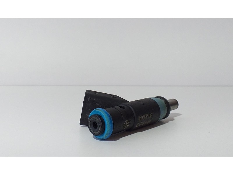 Recambio de inyector para chrysler jeep gr.cherokee (wk) referencia OEM IAM 05038337AB 74083 R Recambio de inyector para chrysler jeep gr.cherokee (wk) referencia OEM IAM 05038337AB 74083 R