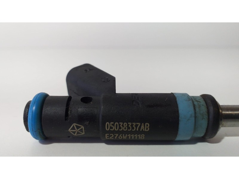 Recambio de inyector para chrysler jeep gr.cherokee (wk) referencia OEM IAM 05038337AB 74084 R Recambio de inyector para chrysler jeep gr.cherokee (wk) referencia OEM IAM 05038337AB 74084 R