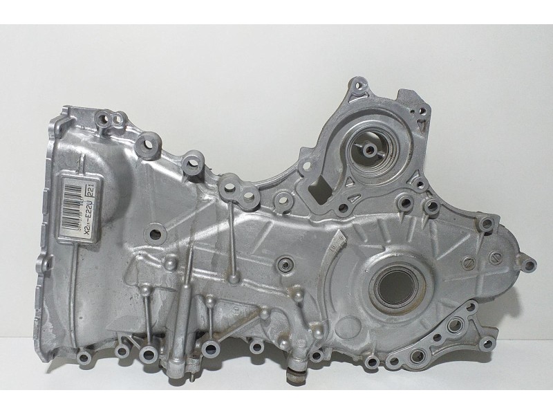 Recambio de tapa distribucion para toyota auris hybrid active referencia OEM IAM 2ZRFXE 67402 