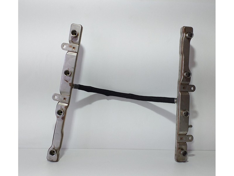 Recambio de rampa inyectora para chrysler jeep gr.cherokee (wk) referencia OEM IAM 05038530AB 74086 R