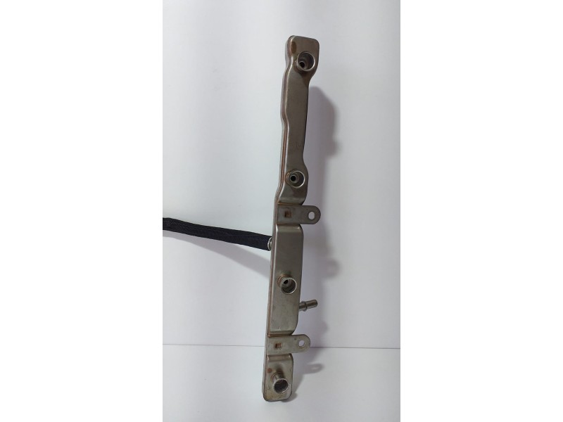 Recambio de rampa inyectora para chrysler jeep gr.cherokee (wk) referencia OEM IAM 05038530AB 74086 R