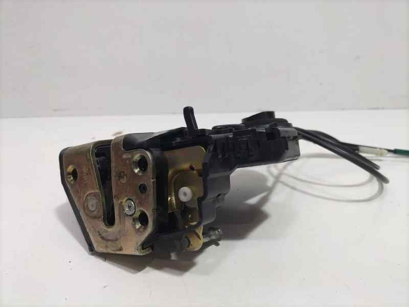 Recambio de cerradura puerta trasera izquierda para toyota corolla (e12) 2.0 d-4d linea sol berlina referencia OEM IAM 690601235