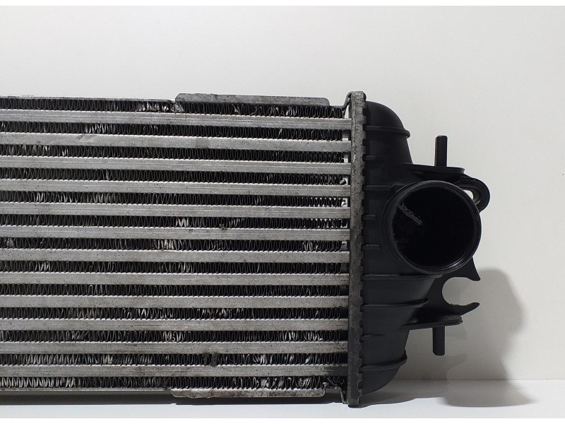Recambio de intercooler para nissan primastar (x83) combi, 6 plazas, batalla corta referencia OEM IAM 7700312903G 56755 