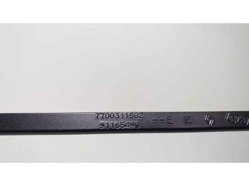 Recambio de brazo limpia delantero izquierdo para nissan primastar (x83) combi, 6 plazas, batalla corta referencia OEM IAM 77003