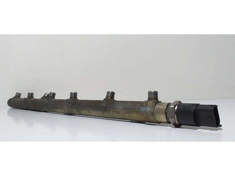 Recambio de rampa inyectora para bmw serie 7 (e38) 730d automático referencia OEM IAM 0445216002 67415 